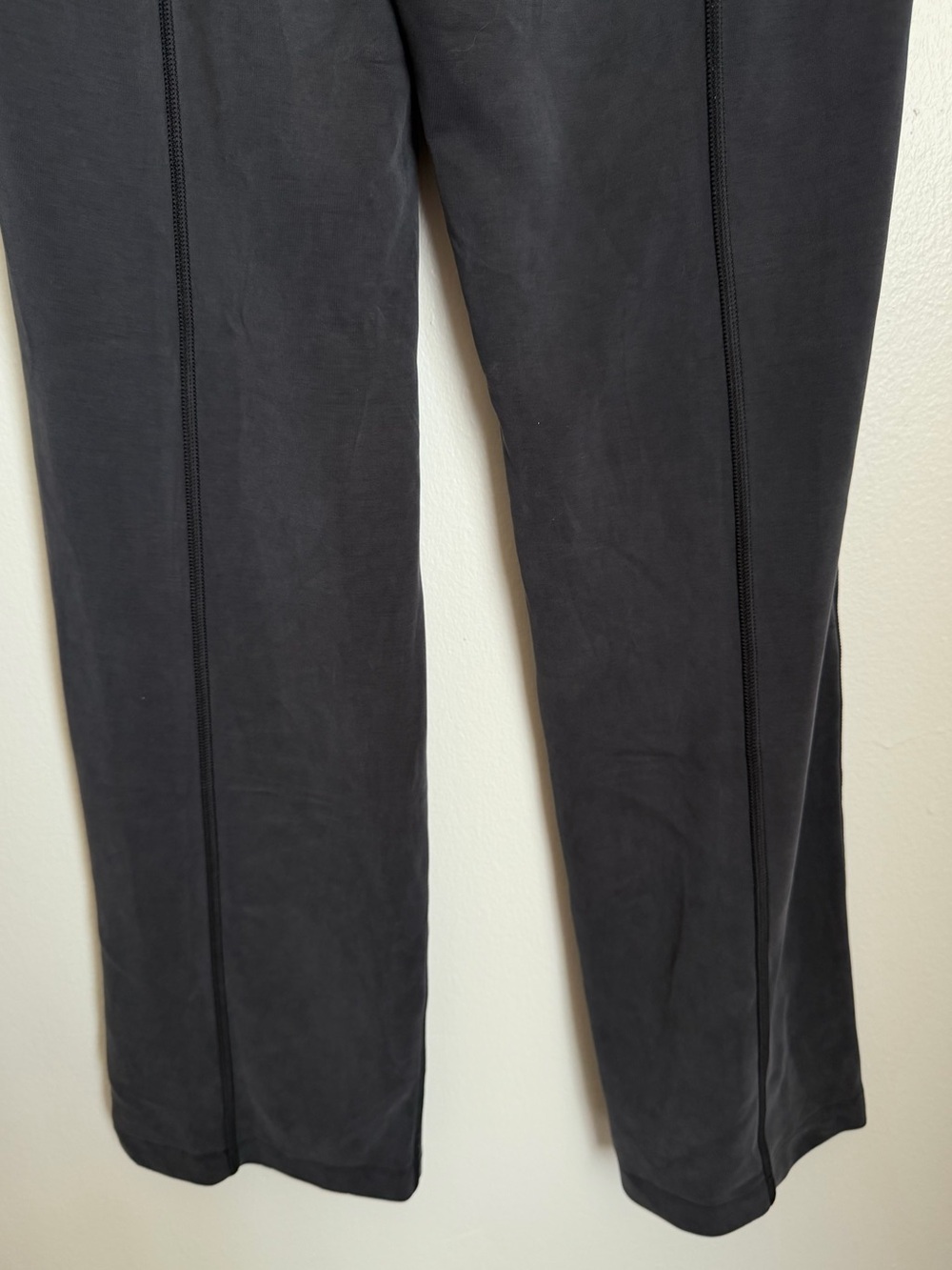 Lululemon SoftStreme High Rise Pants Regular Washed Black Women Size 8 - Picture 5 of 9